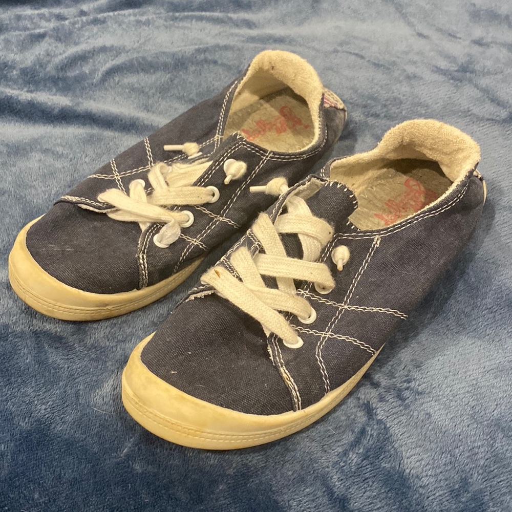 Women’s shoes